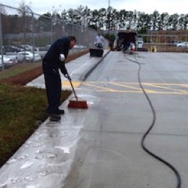 Cleaning hydraulic oil from concrete with HC-2000