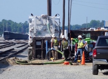 VACUJET Operations at Lead Manhole